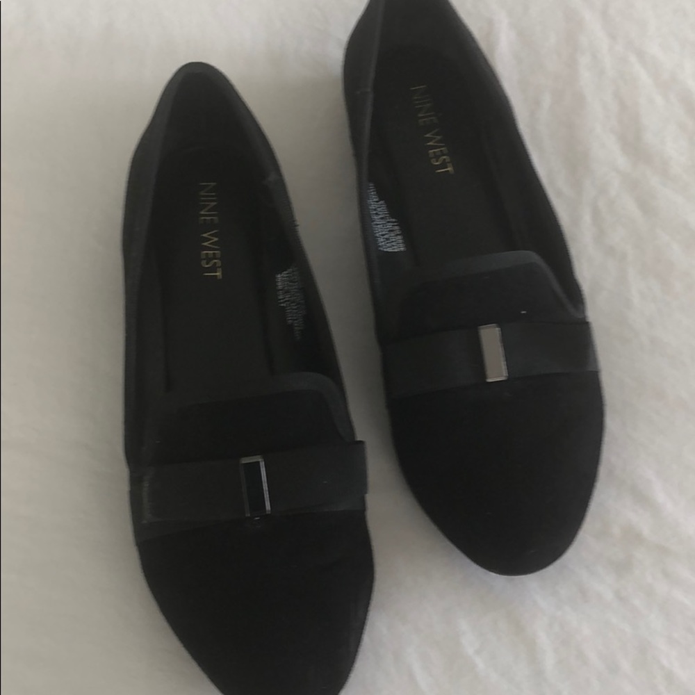 Nine West size 5.5 suede flats